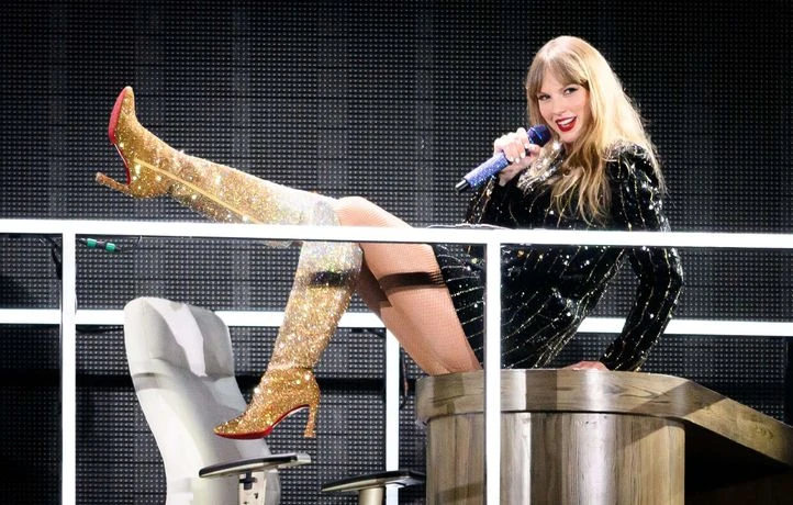 Paris Hilton, Nicole Richie et Taylor Swift sont dans le Fil des Stars 