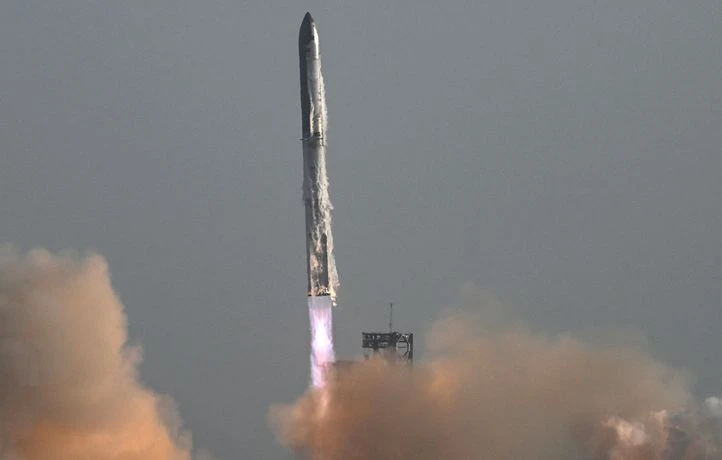 Elon Musk veut envoyer une fusée Starship vers Mars en 2026
