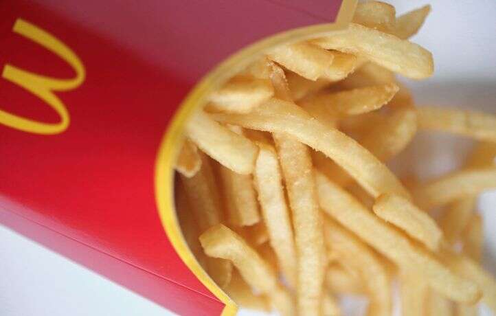 Un client trouve un clou dans les frites McDonald’s de sa fille