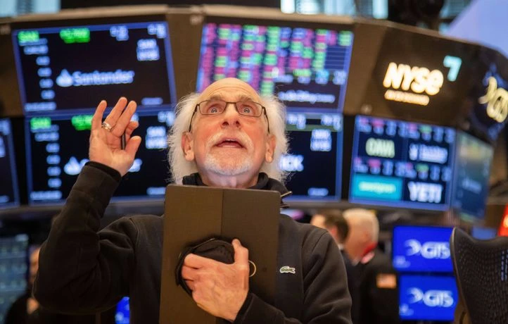 EN DIRECT Droits de Douane : Les surtaxes de Trump entrent en vigueur, les Bourses chutent à nouveau…