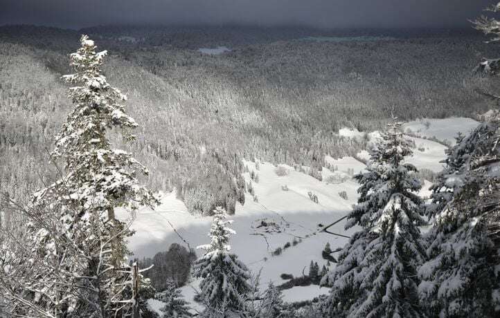 Trois départements en alerte avalanche, un département en neige et verglas