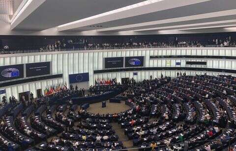 L’Assemblée nationale doit-elle s’inspirer du Parlement européen ?