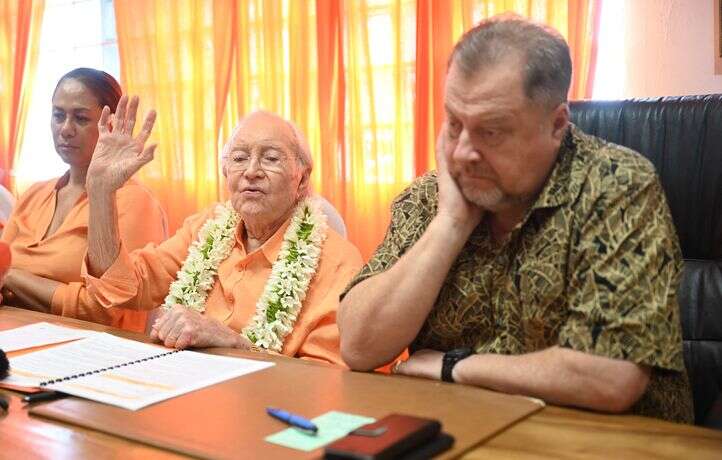 A 93 ans, le remuant Gaston Flosse à Tahiti fonde un nouveau parti politique