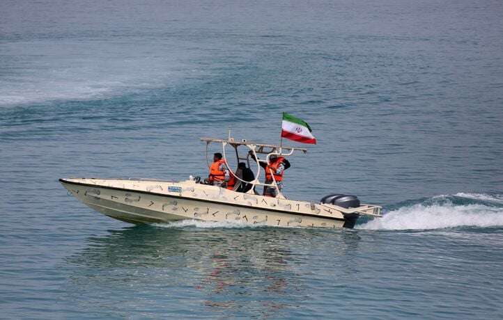 L’Iran dévoile un dépôt secret de petits navires d’assaut