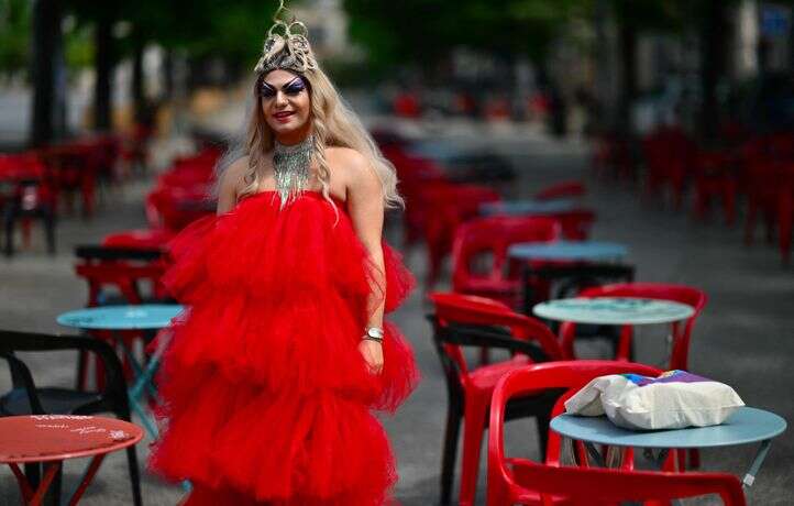 Miss Martini, drag-queen relayeuse de la flamme olympique