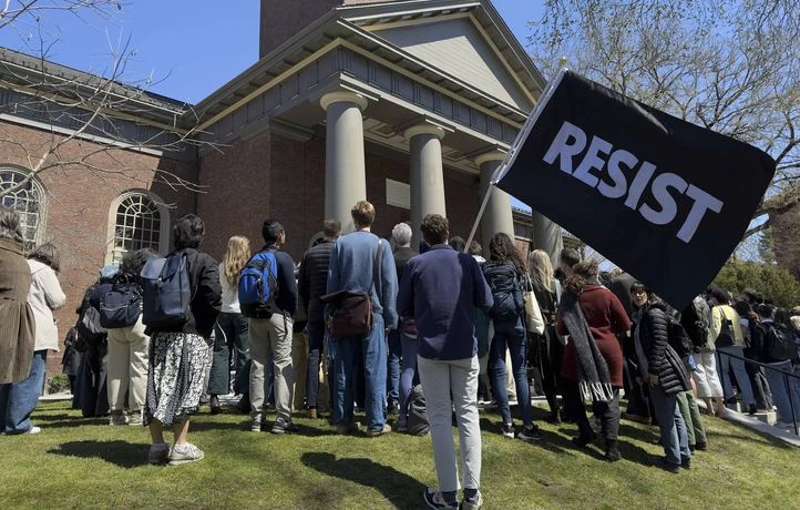 Harvard ciblée par les républicains pour des discriminations présumées