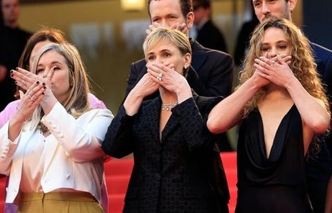 « Moi aussi » de Judith Godrèche, une danse pour donner corps aux violences
