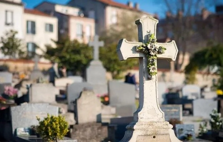 Elle lègue 280.000 euros à la Ville de Paris… à une condition
