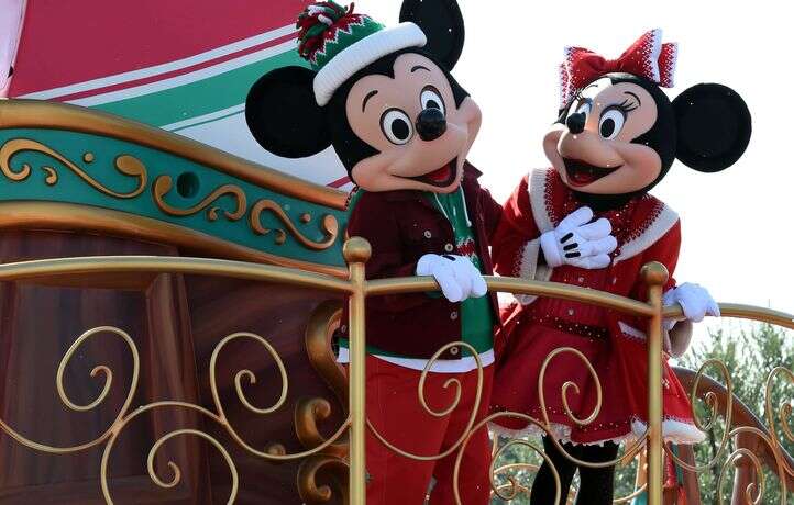 Disneyland Paris fait désormais payer les bonnes places de la parade de Noël