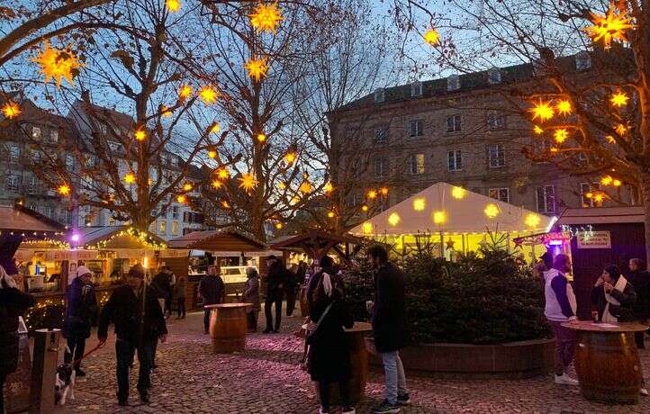 Pourquoi le marché de Noël de Strasbourg ouvre en retard cette année