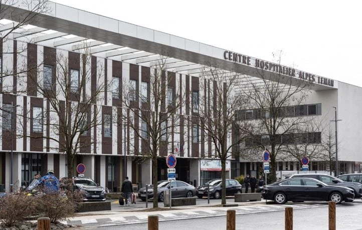Deux frères ayant frappé des soignants condamnés à de la prison ferme