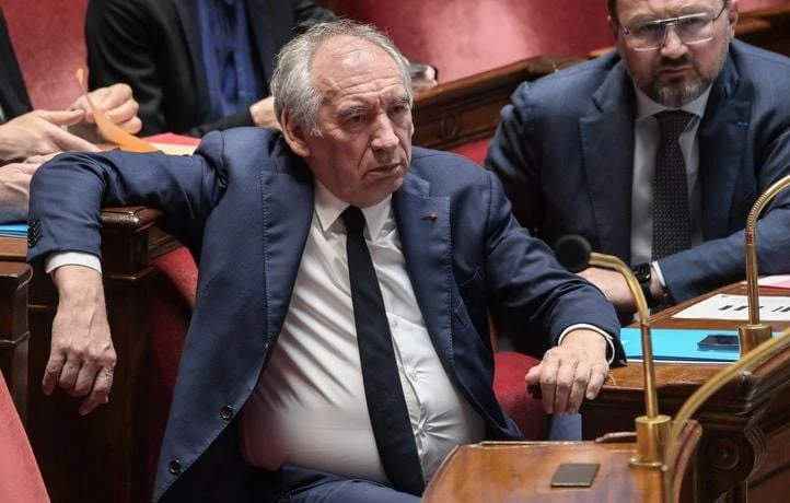 Bayrou consulte les partis sur la proportionnelle que lui-même réclame