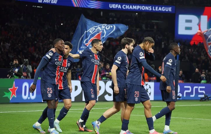 Les Anglais gagas du PSG, « l’une des plus puissantes forces offensives du monde »