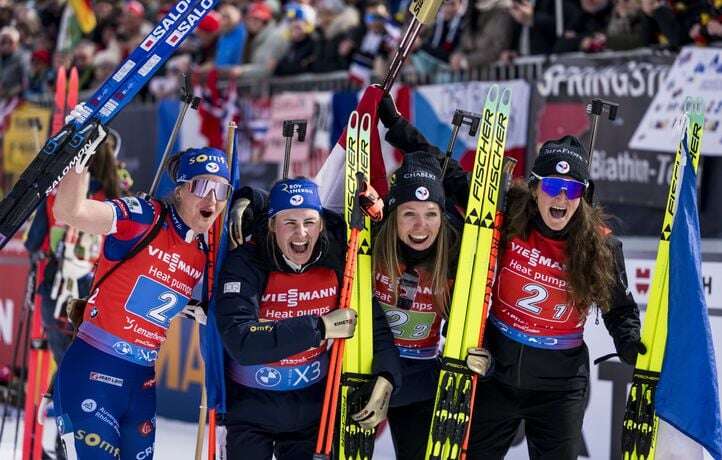 EN DIRECT Biathlon : Jeanmonnot, Simon, Braisaz-Bouchet... La victoire promise à la dream team bleue... Suivez le relais femmes avec nous dès 16h30