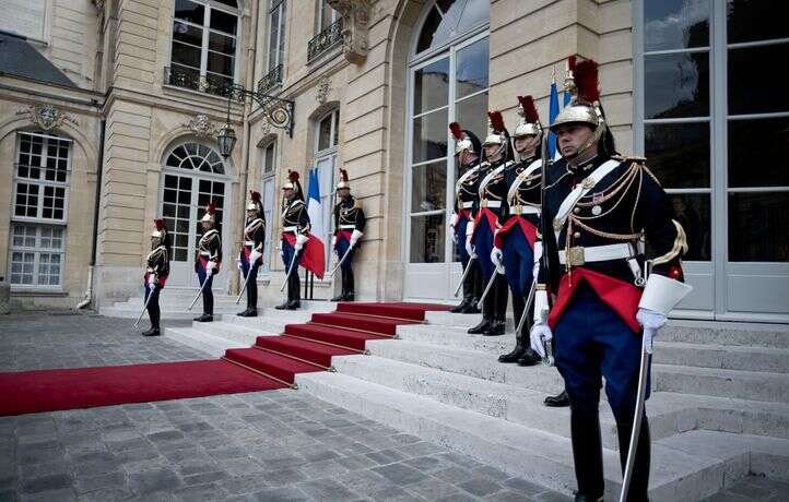 EN DIRECT Premier ministre : Malgré les nombreuses consultations, Macron tarde à donner un nom pour Matignon…