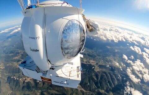 Le premier ballon pour « touristes stratosphériques » testé avec succès