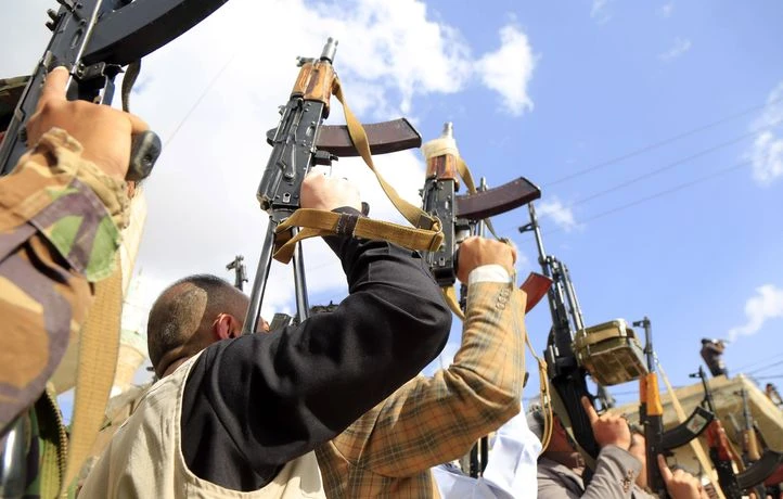 Face aux Houthis, les navires américains contraints de faire un long détour