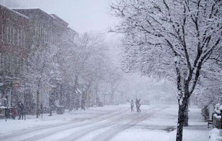 Thanksgiving perturbé par une tempête neige, chaos dans le Nord-Est