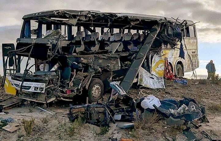 Une collision entre deux cars fait 37 morts, dont huit enfants, en Bolivie