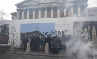 Un « gilet jaune » à la main arrachée provisoirement indemnisé