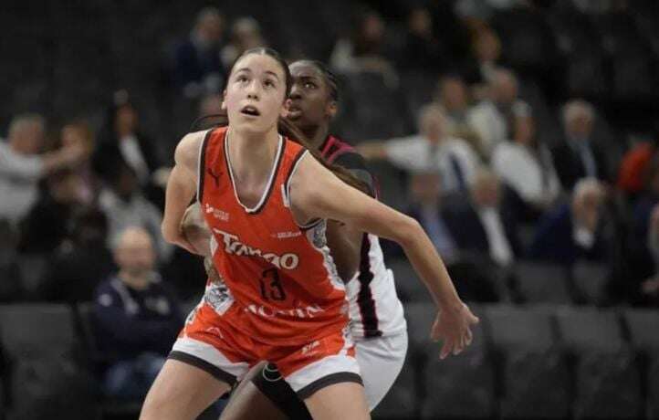 Alicia Tournebize est-elle la première Française à dunker en match ?