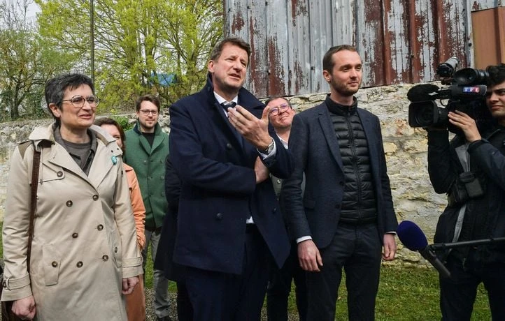 Choquée par les réactions à l’affaire Bayou, une sénatrice claque la porte des Ecologistes