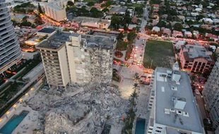 4 morts et 159 disparus dans l’effondrement d’un immeuble à Miami