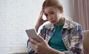 De plus en plus d’ados américaines victimes de faux nus créés par IA