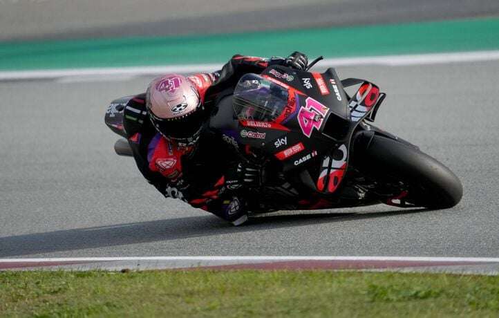 Folie, l’ex-pilote de MotoGP Espargaro s’engage avec une équipe cycliste