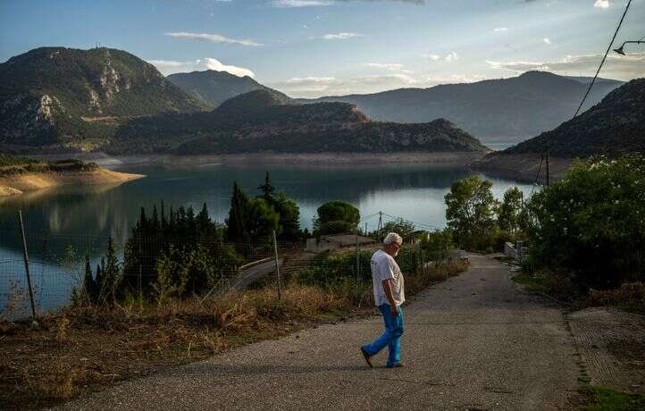 La sécheresse fait ressurgir un village englouti depuis 50 ans en Grèce