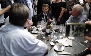 Face aux inquiétudes, Macron prudent sur les réformes post-Covid
