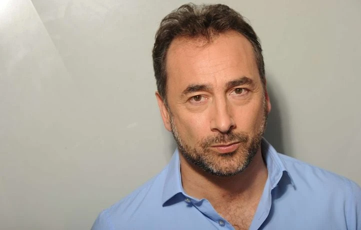 Alil Vardar accusé de violences sexuelles par vingt comédiennes