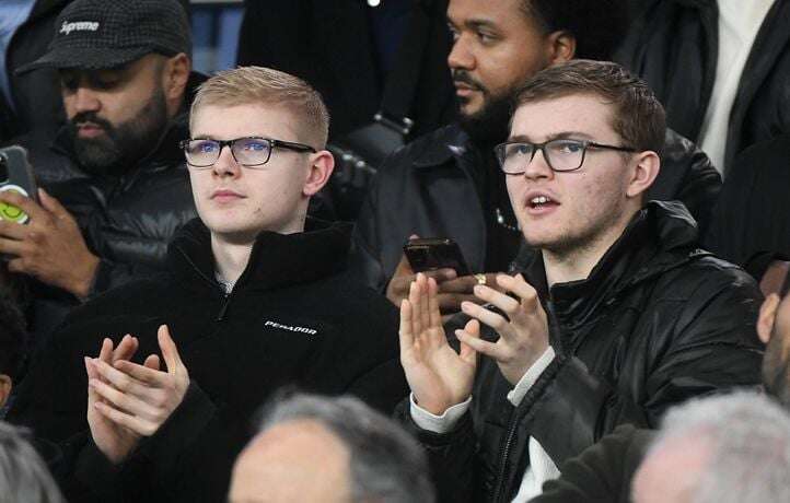 Deschamps, Riner, Guetta… Les photos des tribunes pour la victoire du PSG