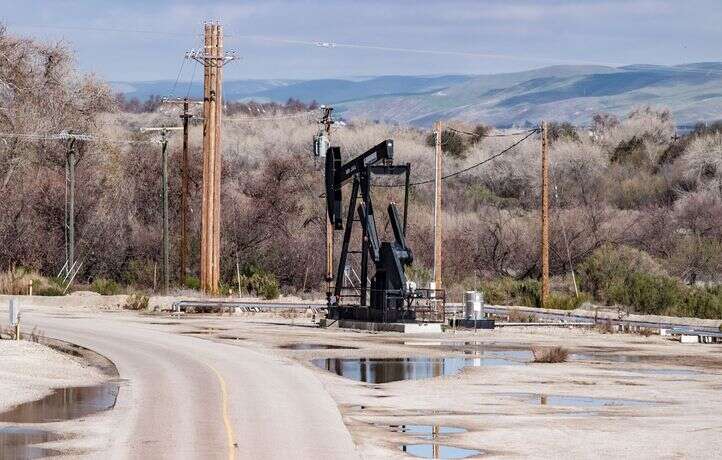 Pourquoi le prix du pétrole est-il en train de dévisser ?