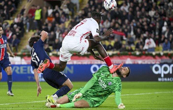 Comment Singo peut-il s’en sortir sans carton après sa semelle sur Donnarumma ?