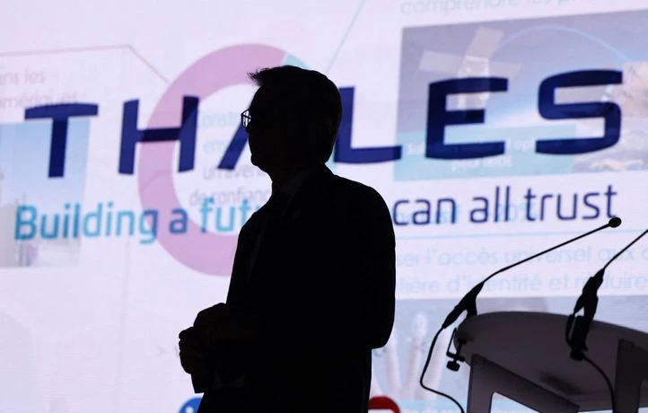 Des perquisitions chez le marchand d’armes Thales soupçonné de corruption