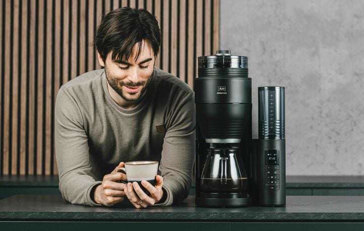 On a testé la cafetière filtre Melitta qui broie du noir, comme au comptoir