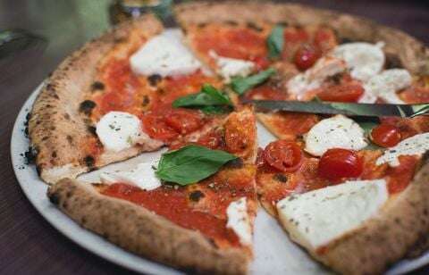 Allergique, cette fillette est morte à cause d’une pizza à la cantine