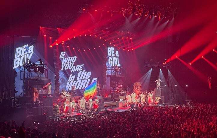 Le groupe Shaka Ponk s'auto-détruit comme prévu à l'Accor Arena de Paris