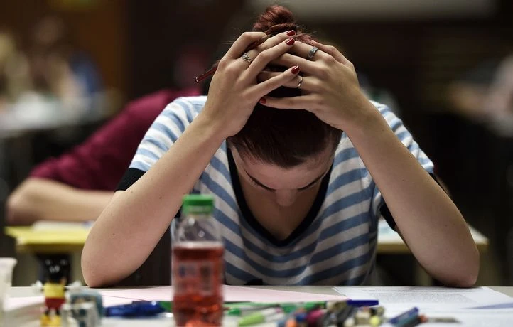 Retard, portable… Petit guide de survie pour les candidats au bac