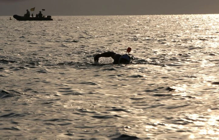 Un nageur avoue avoir menti sur sa traversée exploit en mer Rouge