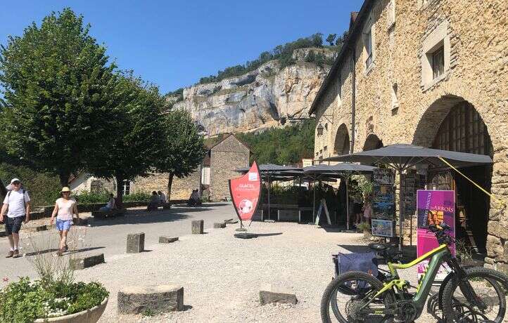 Dans le Jura, un village de 160 habitants accueille 400.000 touristes l’été