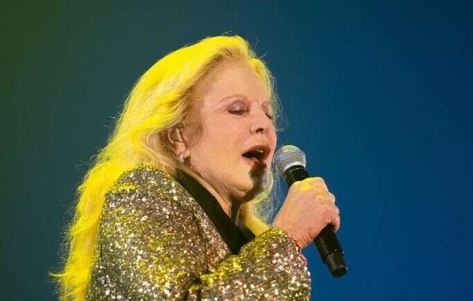 À 80 ans, la chanteuse Sylvie Vartan annonce « tirer sa révérence »