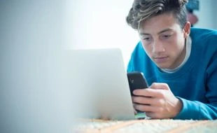 Dès jeudi, une « famzone » à Paris pour éduquer ados et parents à Instagram