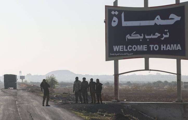 En Syrie, Bachar al-Assad lâché par ses alliés, trop occupés sur d’autres fronts ?