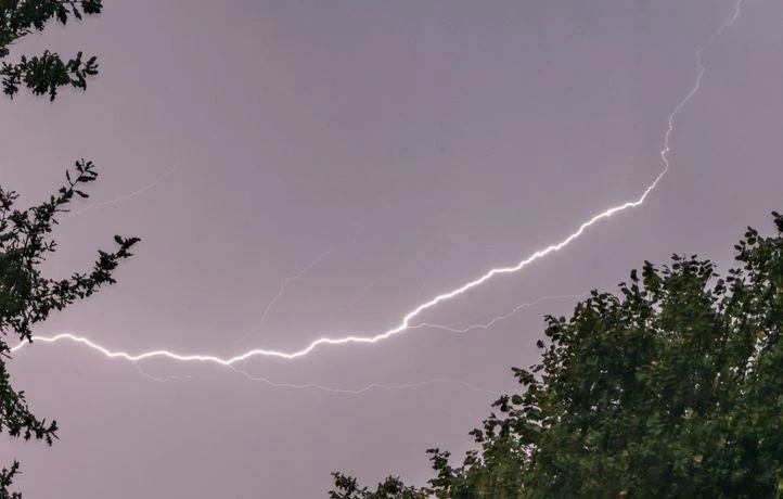 La région Ile-de-France et six autres départements en orange orages