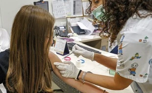 Israël craint une nouvelle vague de coronavirus après une hausse des cas