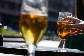 Un Américain laisse un généreux pourboire de 16.000 dollars dans un bar