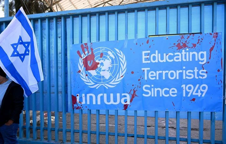 Des « extrémistes israéliens » mettent le feu aux bureaux de l’UNRWA