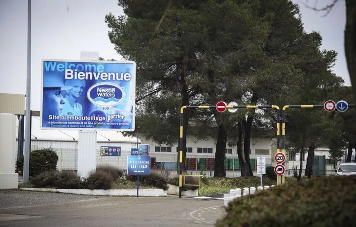 Nestlé critiqué par des actionnaires sur le scandale des eaux minérales